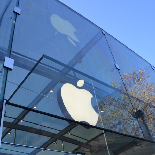 Apple closes all stores outside of China until March 27 in response to the Coronavirus outbreak